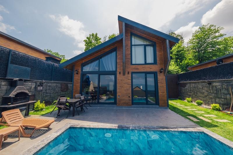 Standart Bungalow,Kısmi Göl Manzaralı,Isıtmalı Özel Havuzlu
