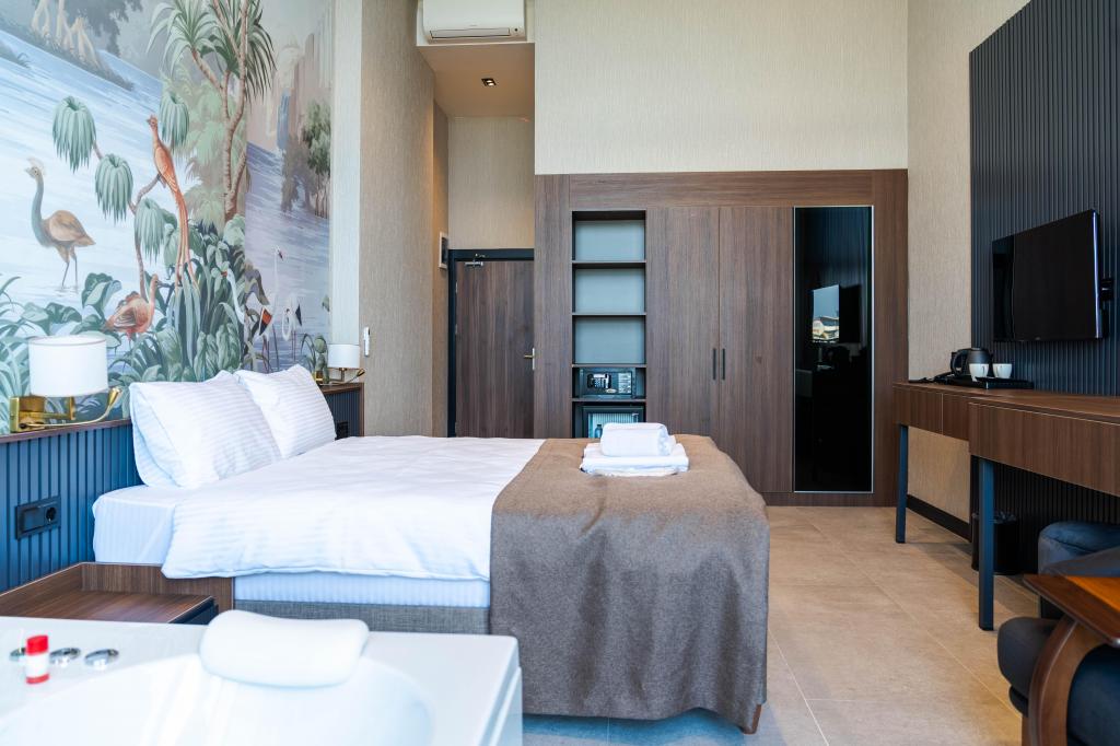 Standart Garden Room,kısmi Göl Manzaralı,jakuzili (2 Kişilik)