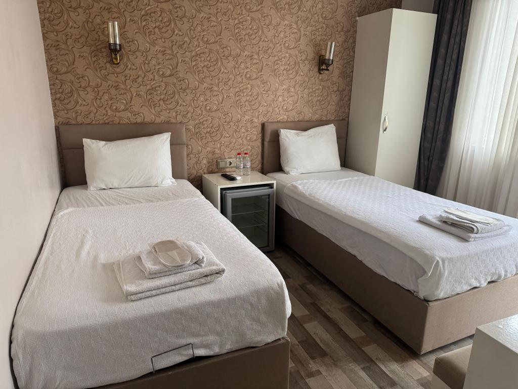 Standart Oda, Kara Manzaralı