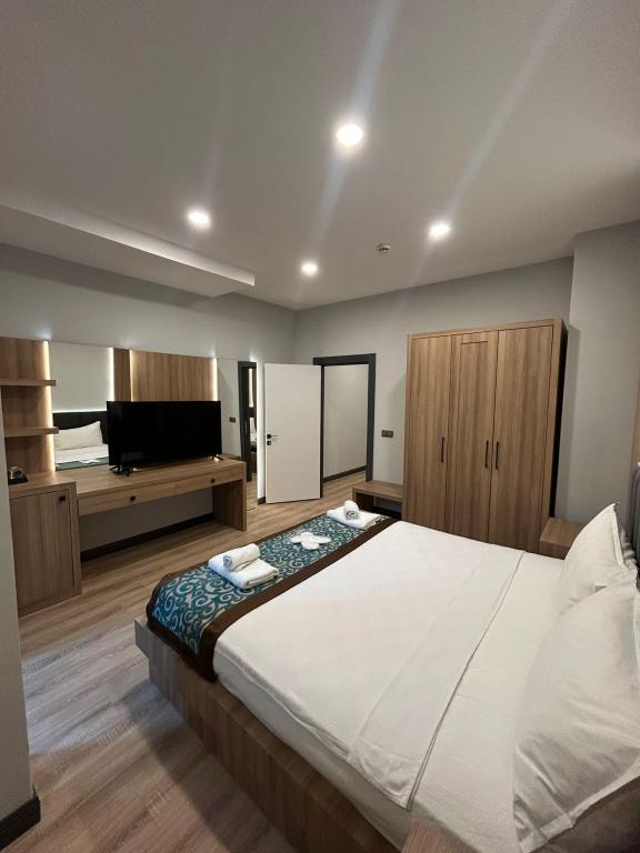 Family Suite Room, City View