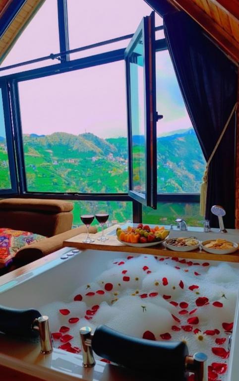 Jakuzili Bungalow ,Dere ve Orman Manzaralı,Jakuzili ve Balkonlu
