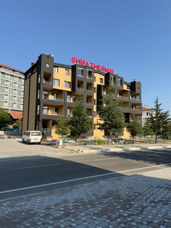 Shifa Thermal Apart
