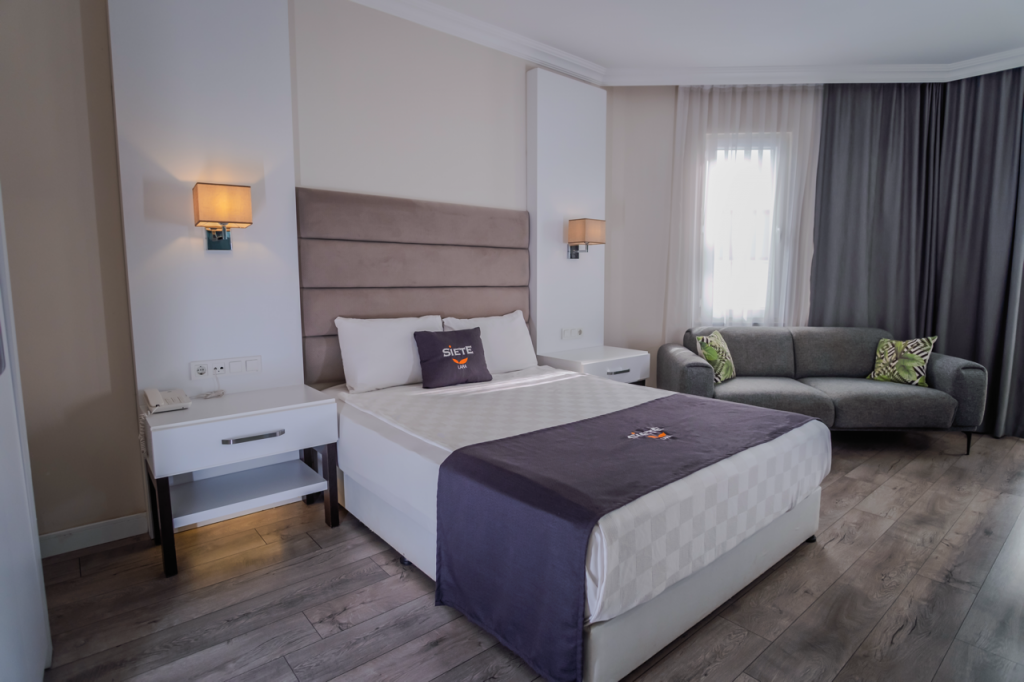 Standart Oda, Kara Manzaralı (Balkonlu)