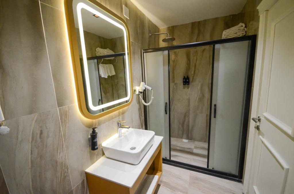 Connection Room,Dağ Manzaralı