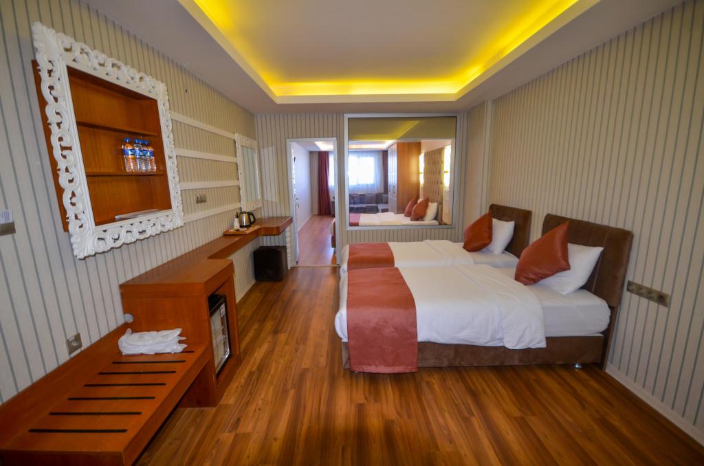 Connection Room,Dağ Manzaralı