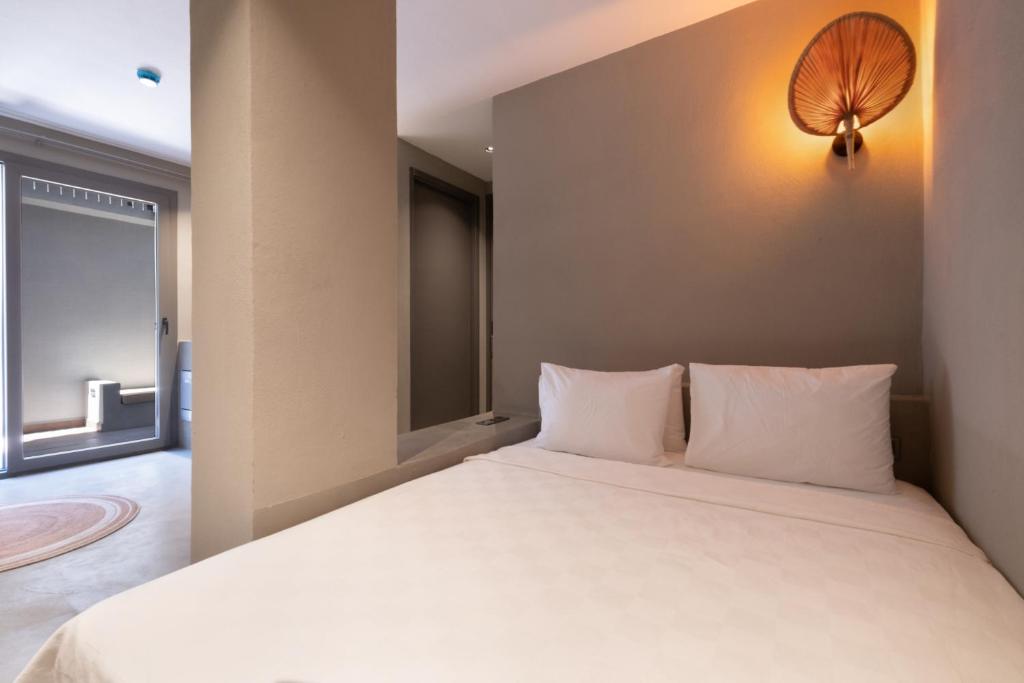 Deluxe Room, Courtyard View (Terrace)