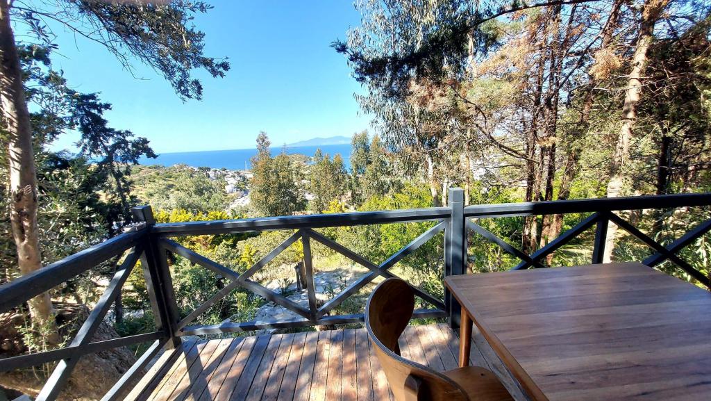 Asma Katlı Bungalow,Deniz ve Dağ Manzaralı,Verandalı