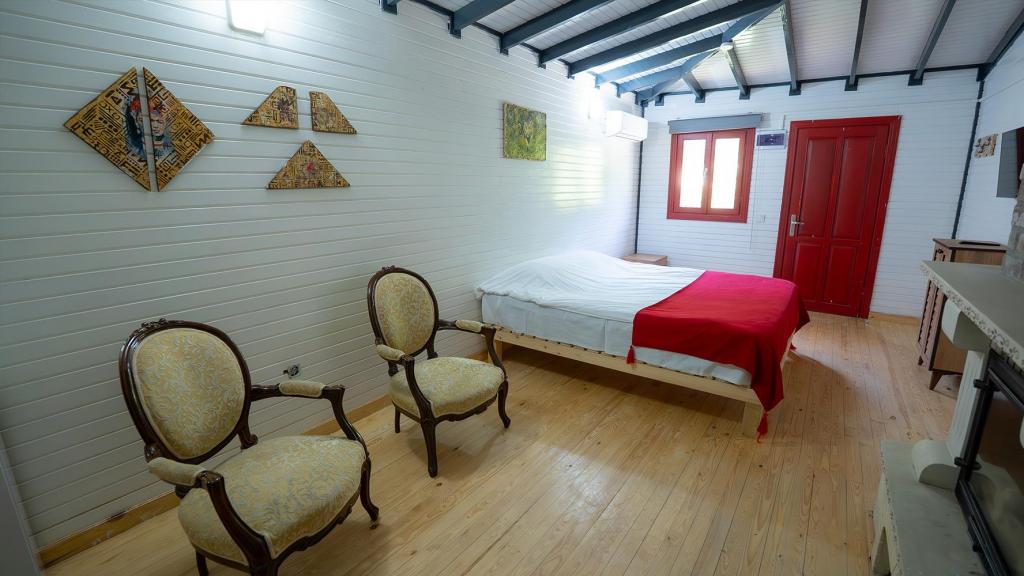 Deluxe Room, Pool View