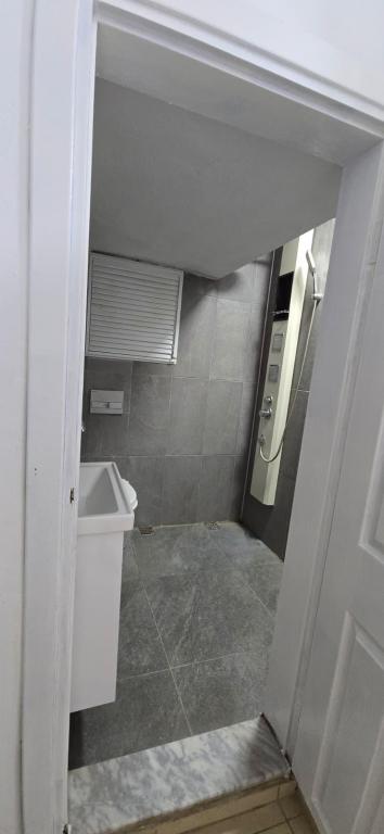 Ekonomik Üç Kişilik Oda,Kara Manzaralı,Ortak Teraslı