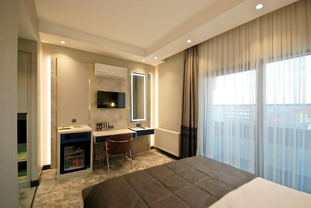 Deluxe Room, City View