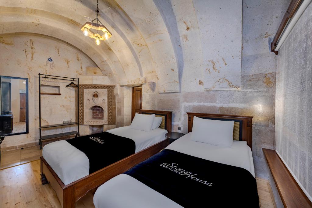 Deluxe Suite Room (Balcony, Jacuzzi)