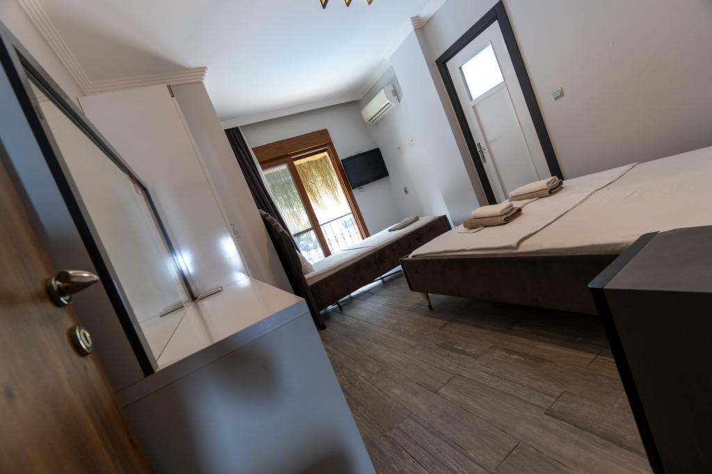 Deluxe Room, Pool View