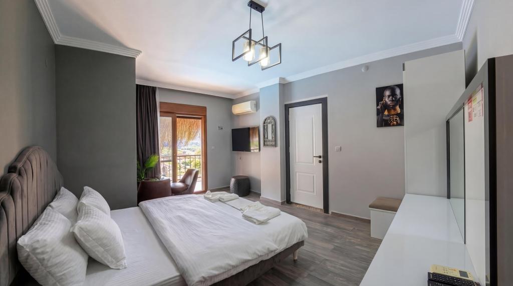 Standart Oda, Havuz Manzaralı