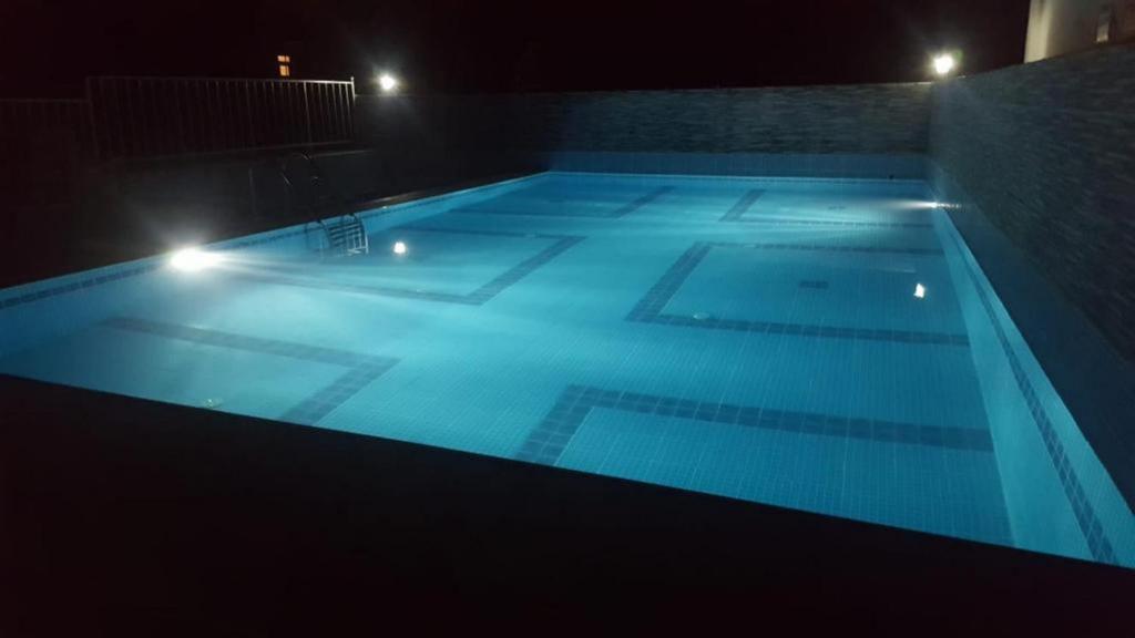 Açık mekan havuz (dönemsel)