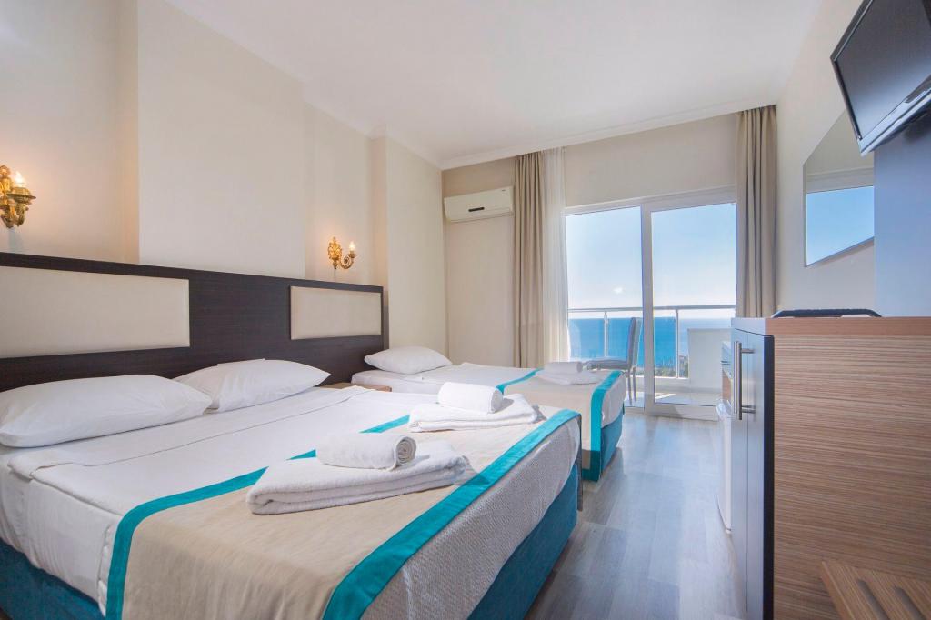 Standart Oda, Deniz Manzaralı (3 Kişilik, Balkonlu)