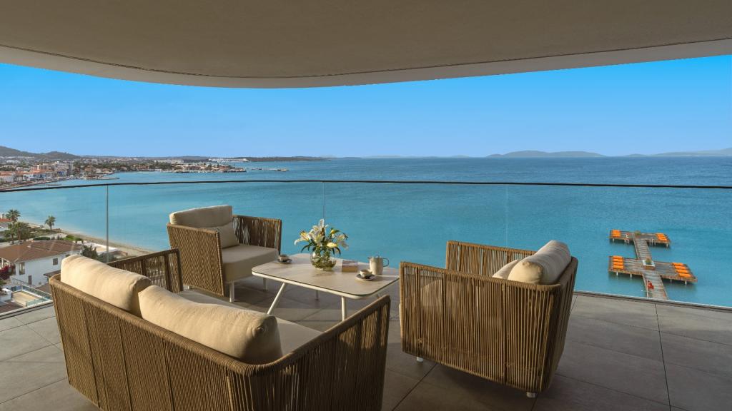Corner Suite Room, Sea View (Balcony)