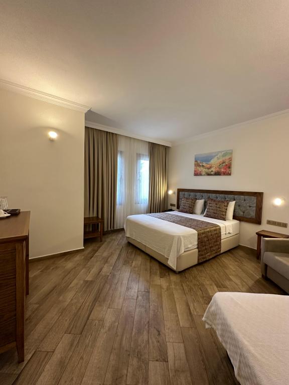 Family Room, City Or Mountain View