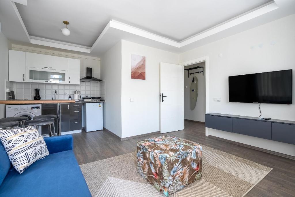 Suite Room, Street View