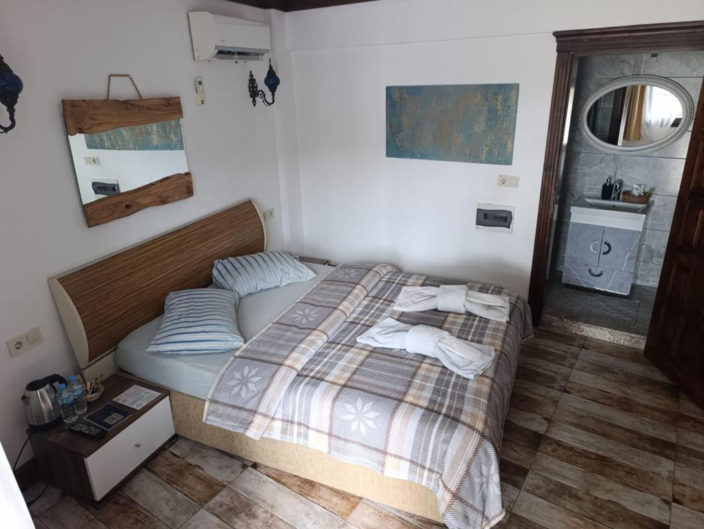 Standart Oda, Dağ Manzaralı (3 Kişilik, Balkonlu)