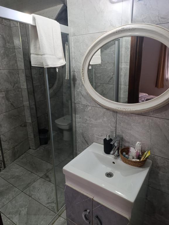 Standart Üç Kişilik Oda,Dağ Manzaralı,Balkonlu