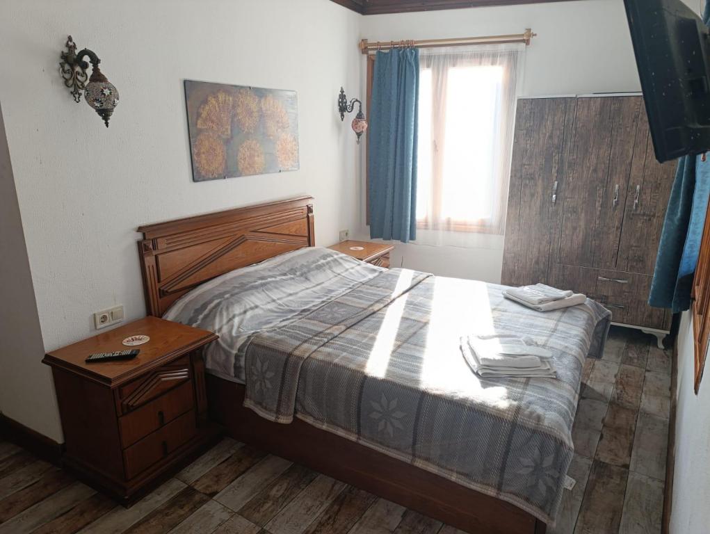 Standart Üç Kişilik Oda,Dağ Manzaralı,Balkonlu