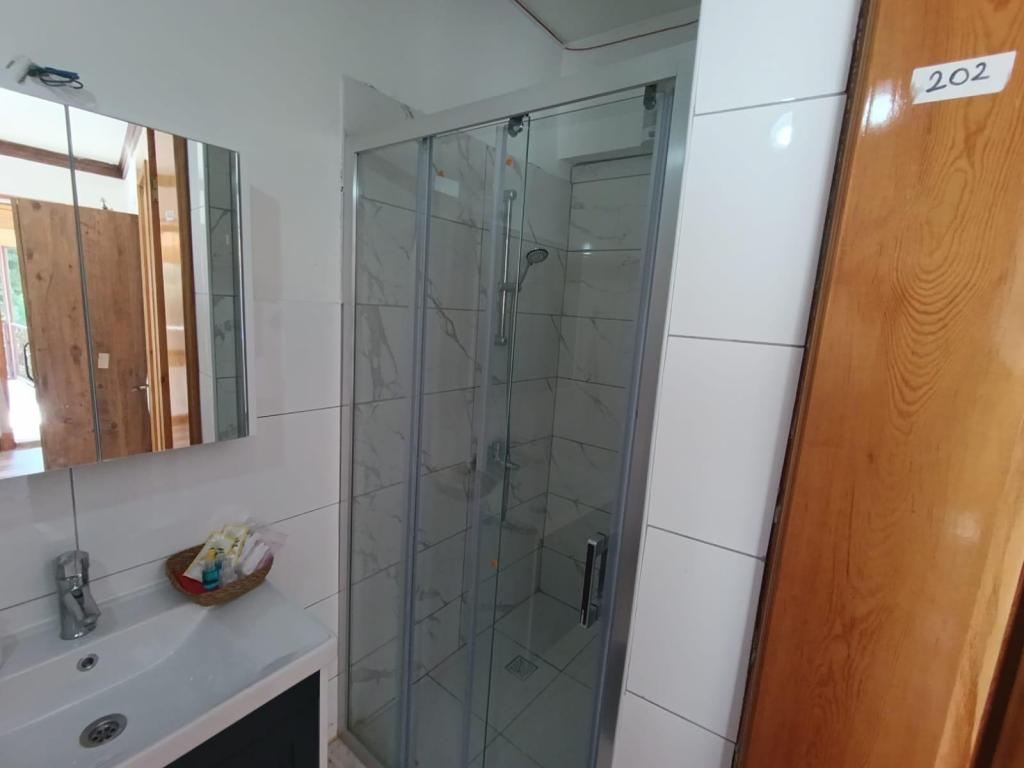 Standart Üç Kişilik Oda,Dağ Manzaralı,Balkonlu