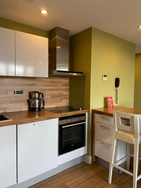 Daire-Tek Yatak Odalı,Şehir Manzaralı,Tam Donanmlı Mutfak - Full Kitchen