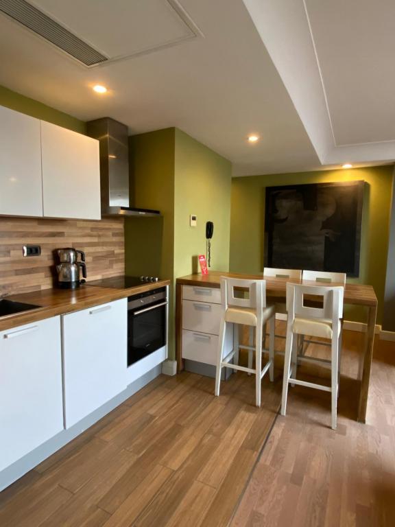 Daire-Tek Yatak Odalı,Şehir Manzaralı,Tam Donanmlı Mutfak - Full Kitchen