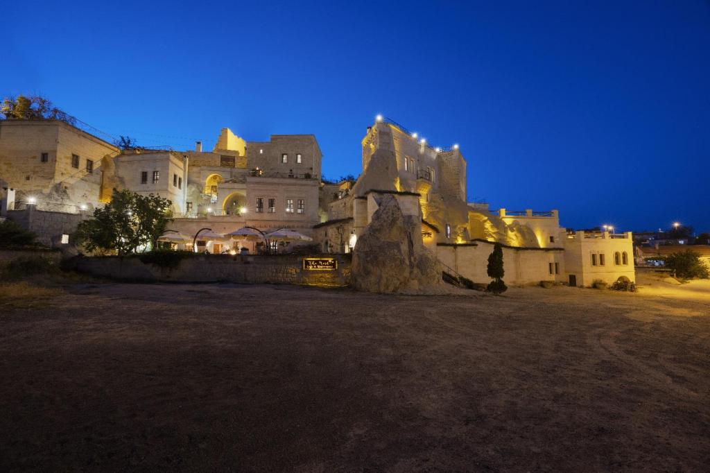 Tafoni Houses Cave Hotel