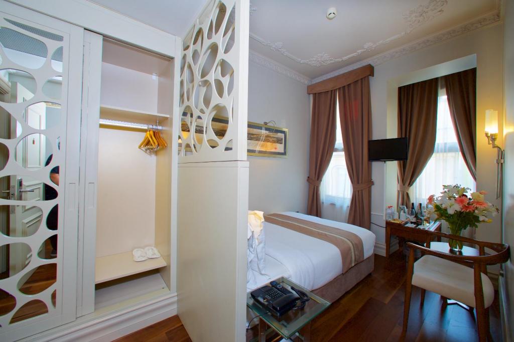 Ekonomik Oda, Cadde Manzaralı