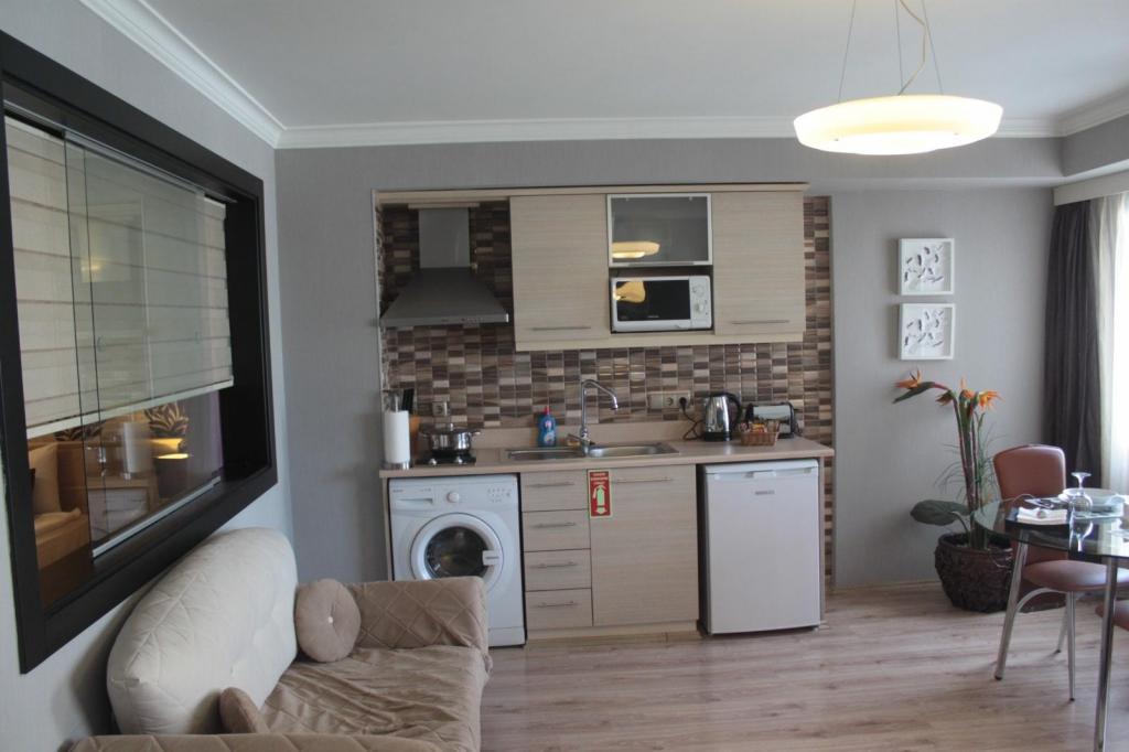 Senior Twin Suite,Sokak Manzaralı,İki Tek Kişilik Yataklı