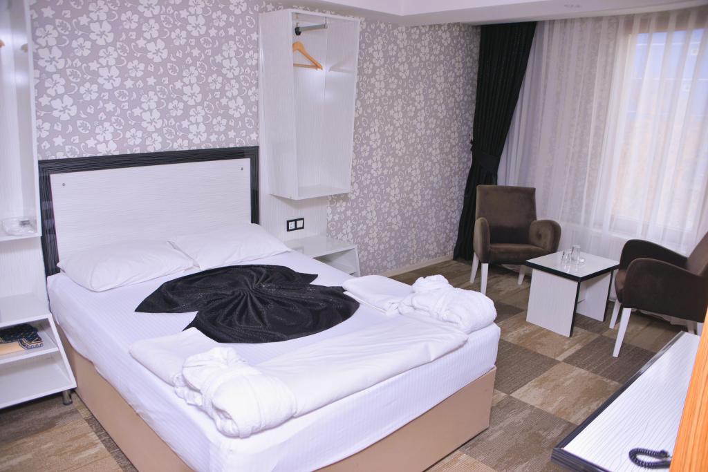 King Suite Room, City Or Mountain View