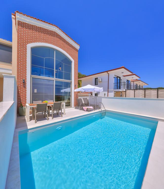 Villa Lavender,dağ Veya Havuz Manzaralı,dublex