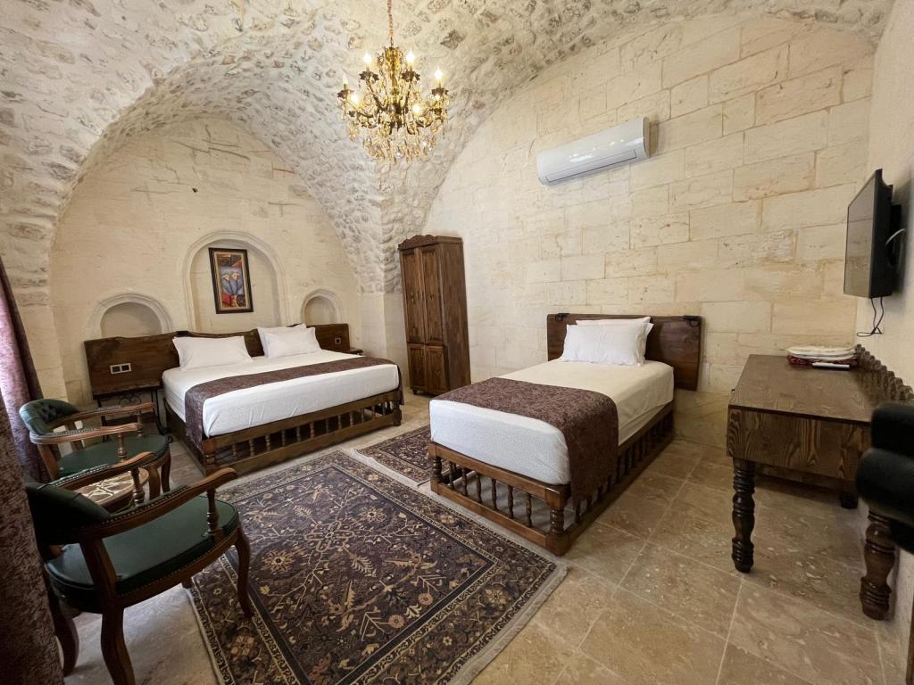 Aile Odası, Bahçe Manzaralı