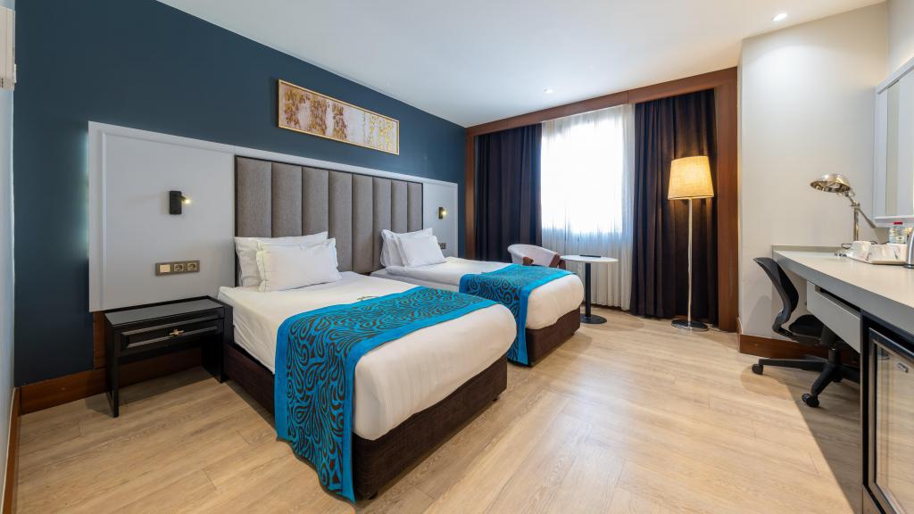 Twin Room, City View