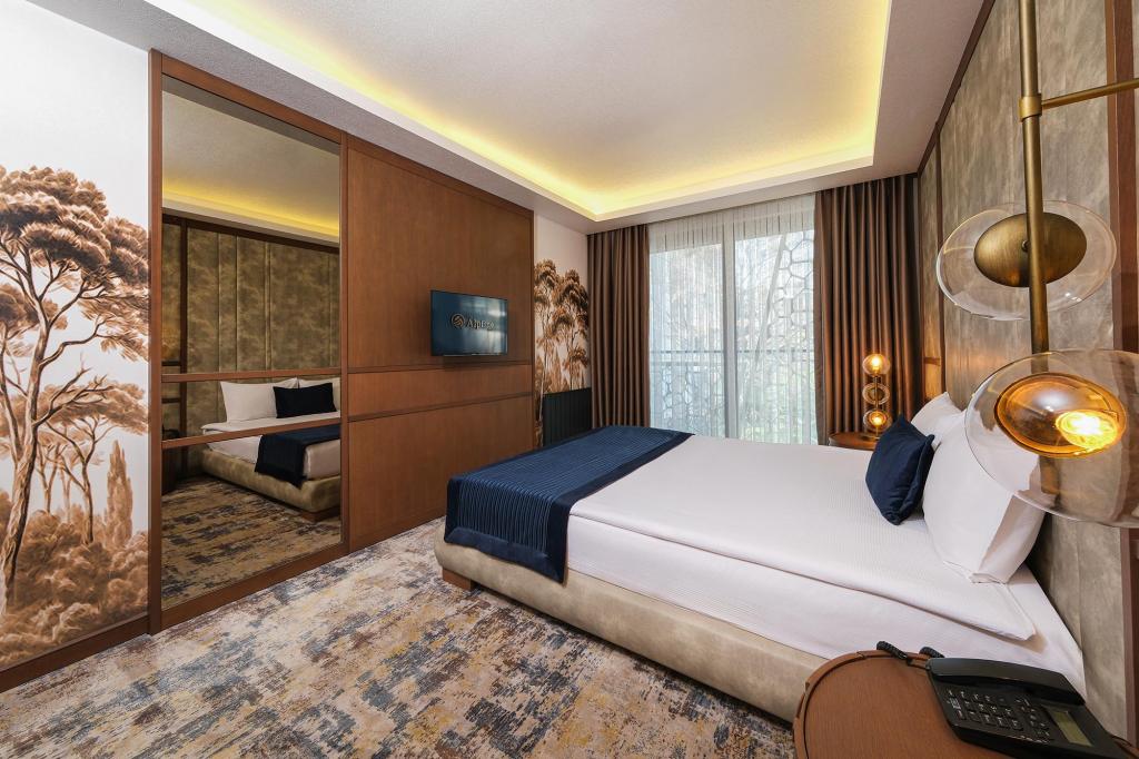 Suite,Sokak Manzaralı