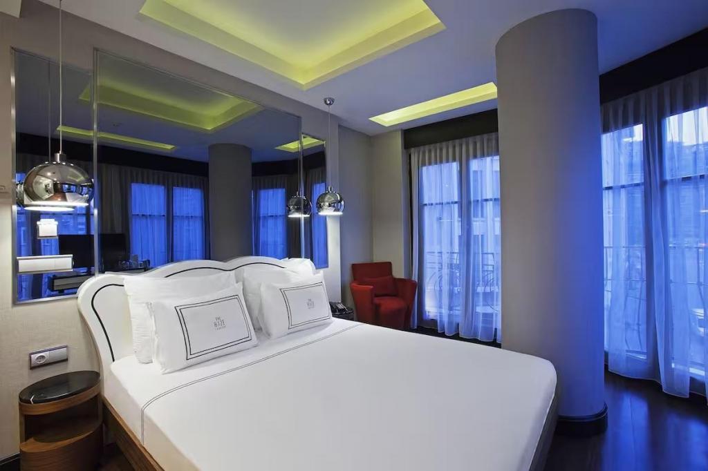 Superior Room, City View