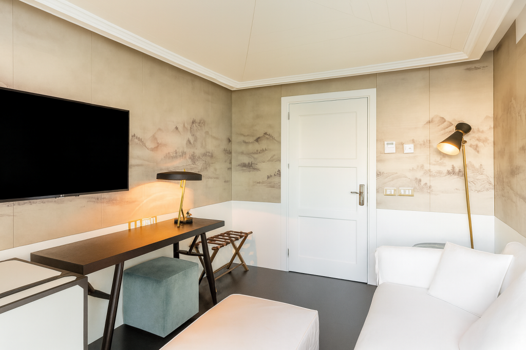 Standart Oda, Cadde Manzaralı