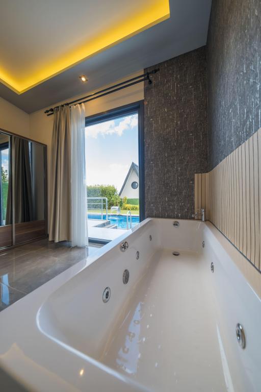 Deluxe Bungalow,Bahçe Manzaralı,Özel Havuzlu ve Jakuzili