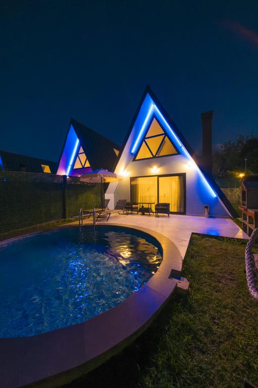 Standart Bungalow,Bahçe Manzaralı,Özel Havuzlu