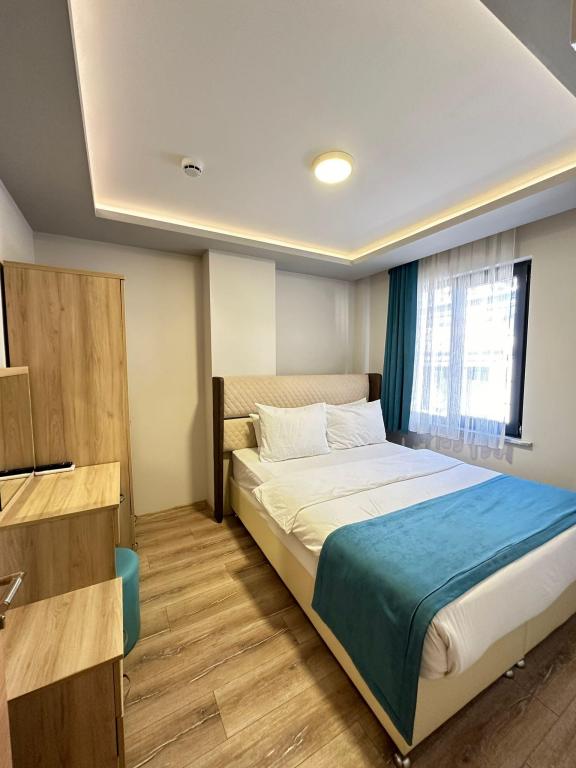 Deluxe Suite Room (Balcony)