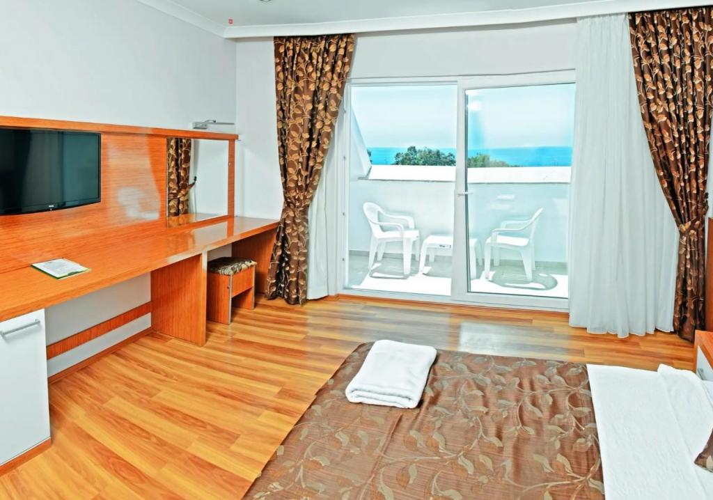 Standart Oda,Kısmı Deniz veya Havuz Manzaralı