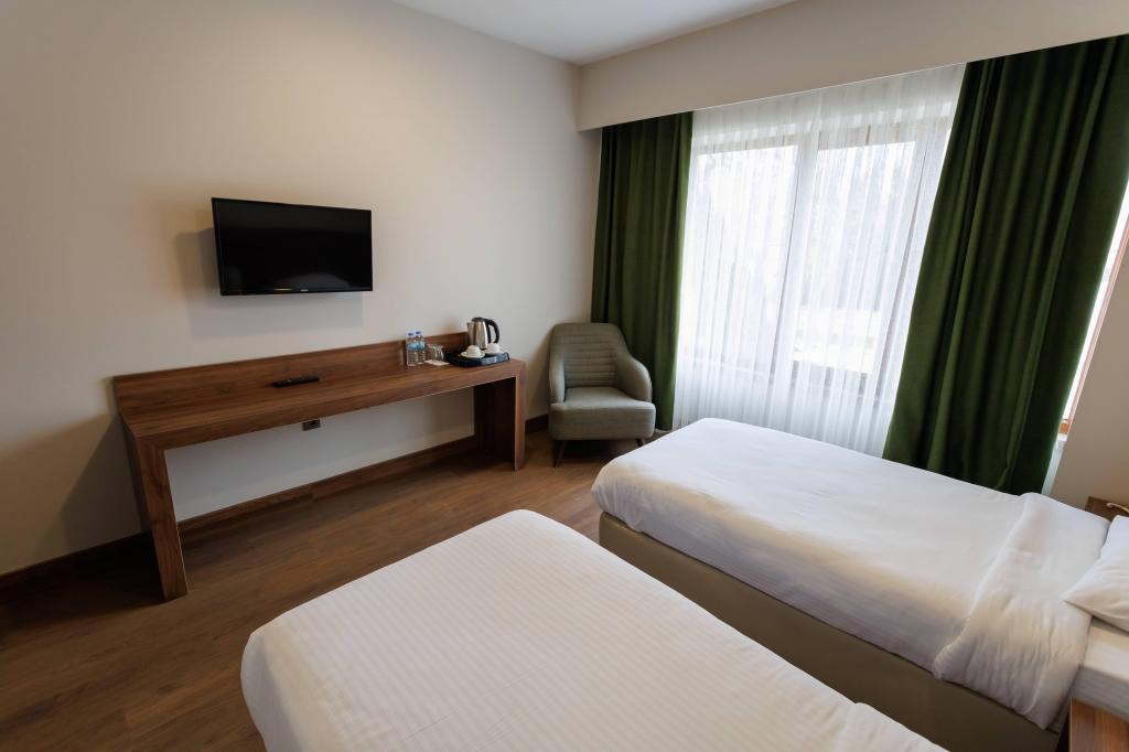 Standart Oda,kara Manzaralı,balkonsuz