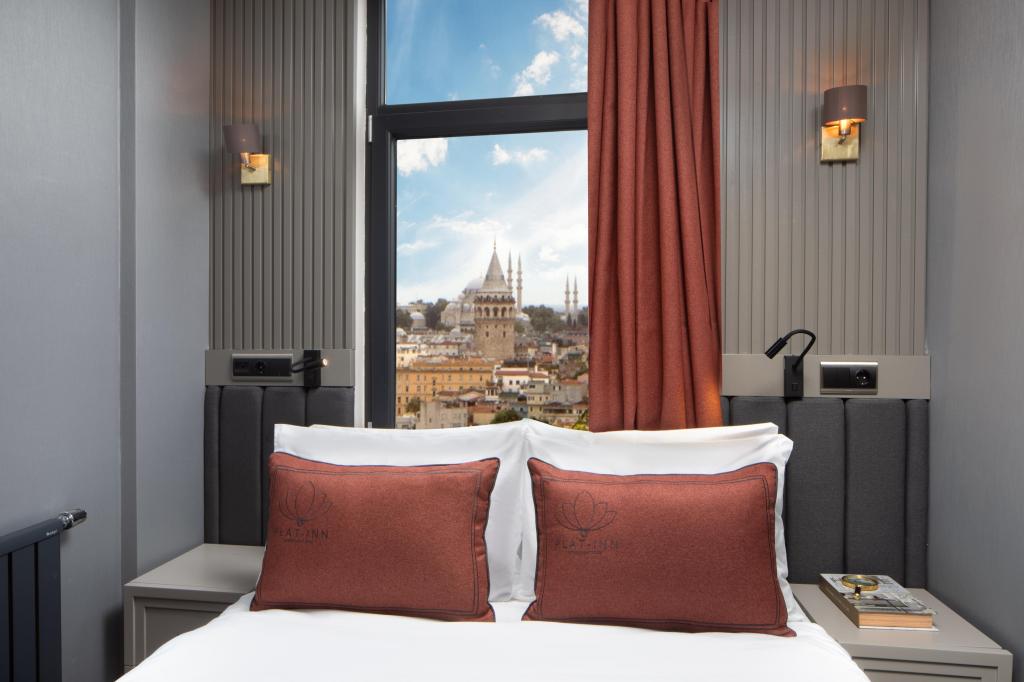 Standart Oda, Cadde Manzaralı