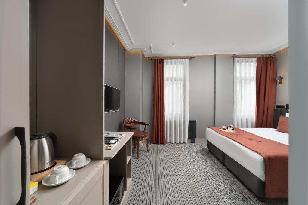 Superior Oda, Cadde Manzaralı