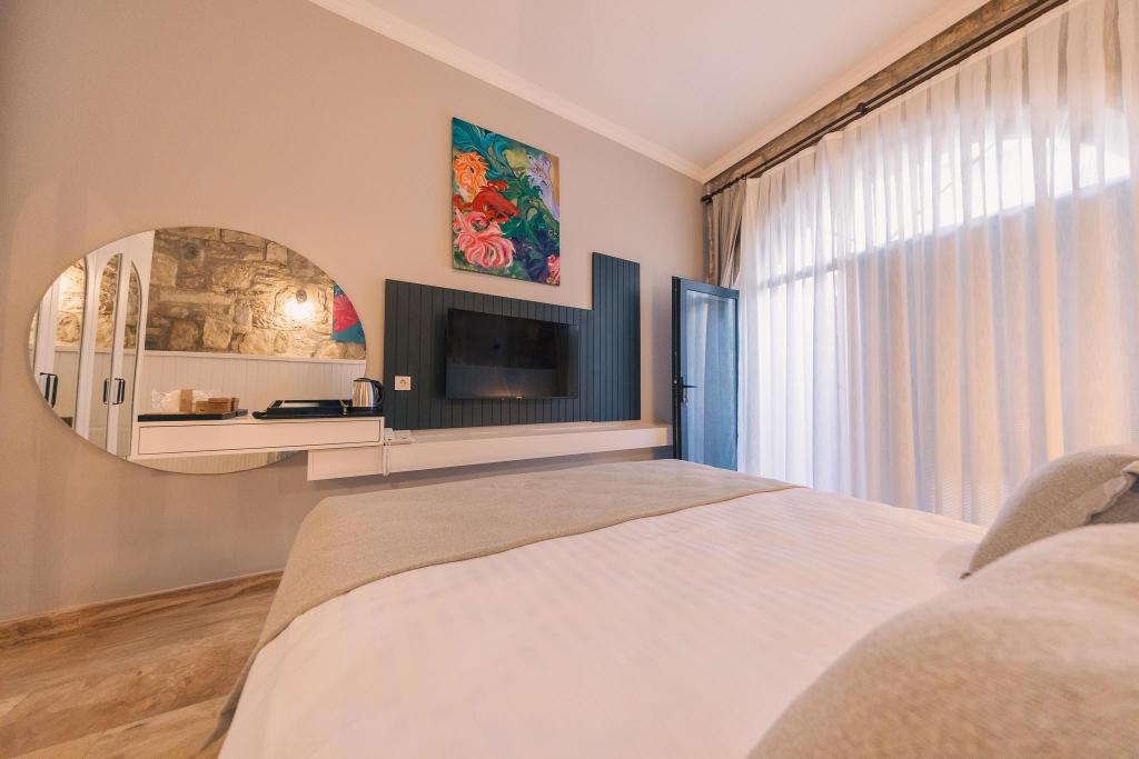 Suite,Avlu Manzaralı