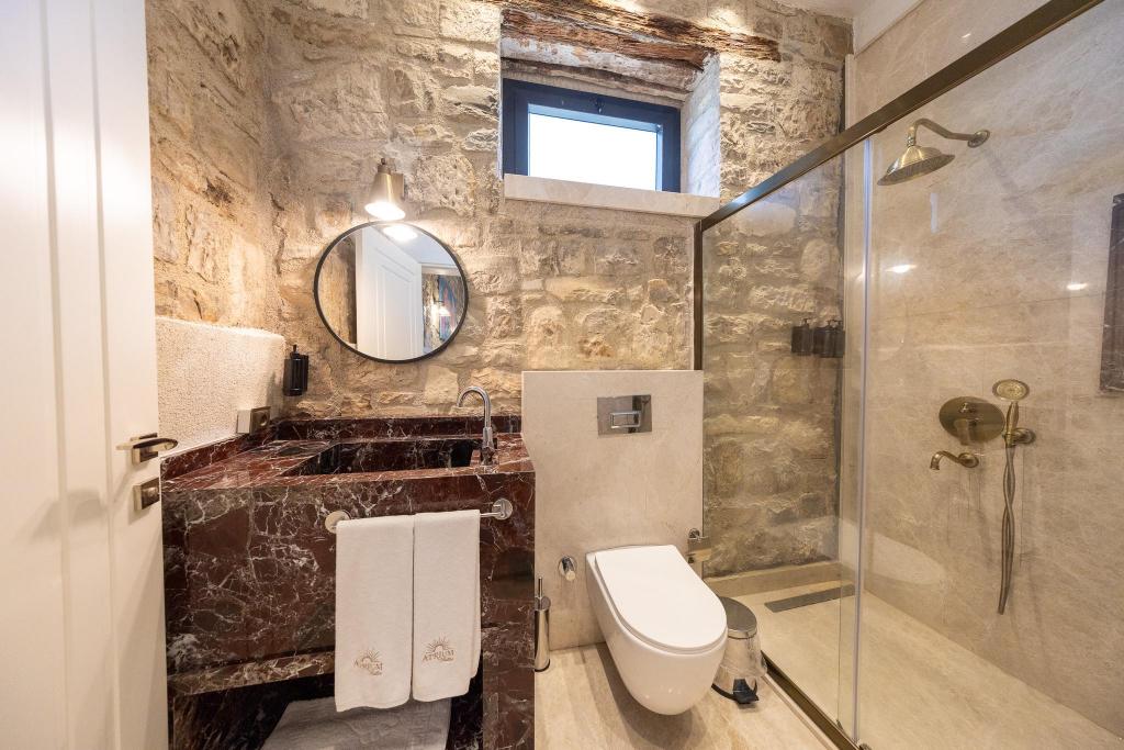 Suite,Avlu Manzaralı