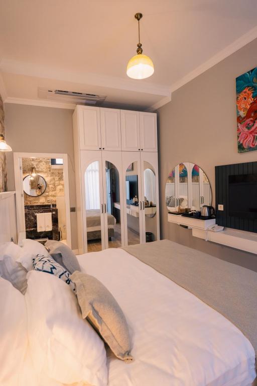 Suite,Avlu Manzaralı