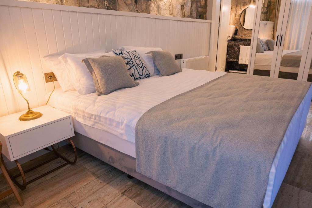 Deluxe Oda,Avlu Manzaralı