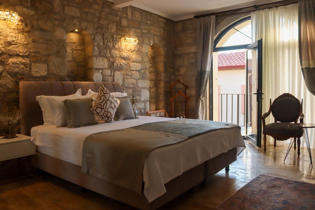 Suite,Avlu Manzaralı